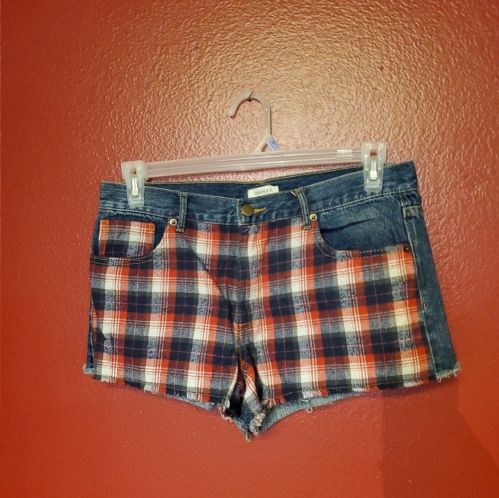 Forever 21 Premium Denium Shorts size US 30